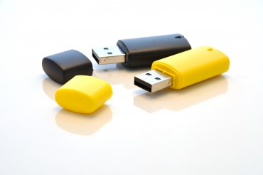 bigstock-Isolated-usb-memory-sticks-7322282.jpg