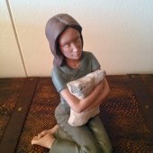muchacha_con_almohada.jpg