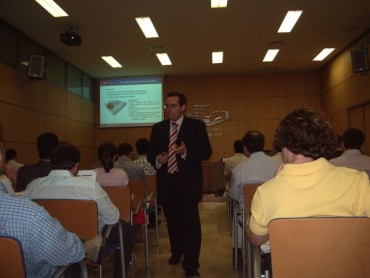 MOTIVE A SU PERSONAL, CAMBIE ACTITUDES.