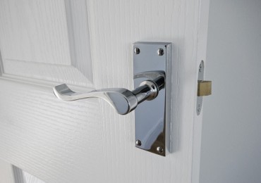 bigstock-classic-style-silver-door-hand-17052812.jpg