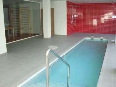 PISCINA_INTERIOR.JPG