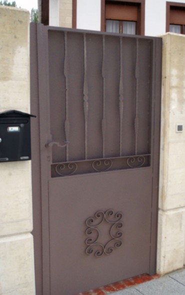puerta_forja_1.jpg