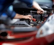 bigstock-Mechanic-working-in-auto-repai-80548367.jpg